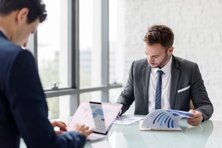 How Investment Bankers Help Businesses Raise Capital and Achieve Financial Growth